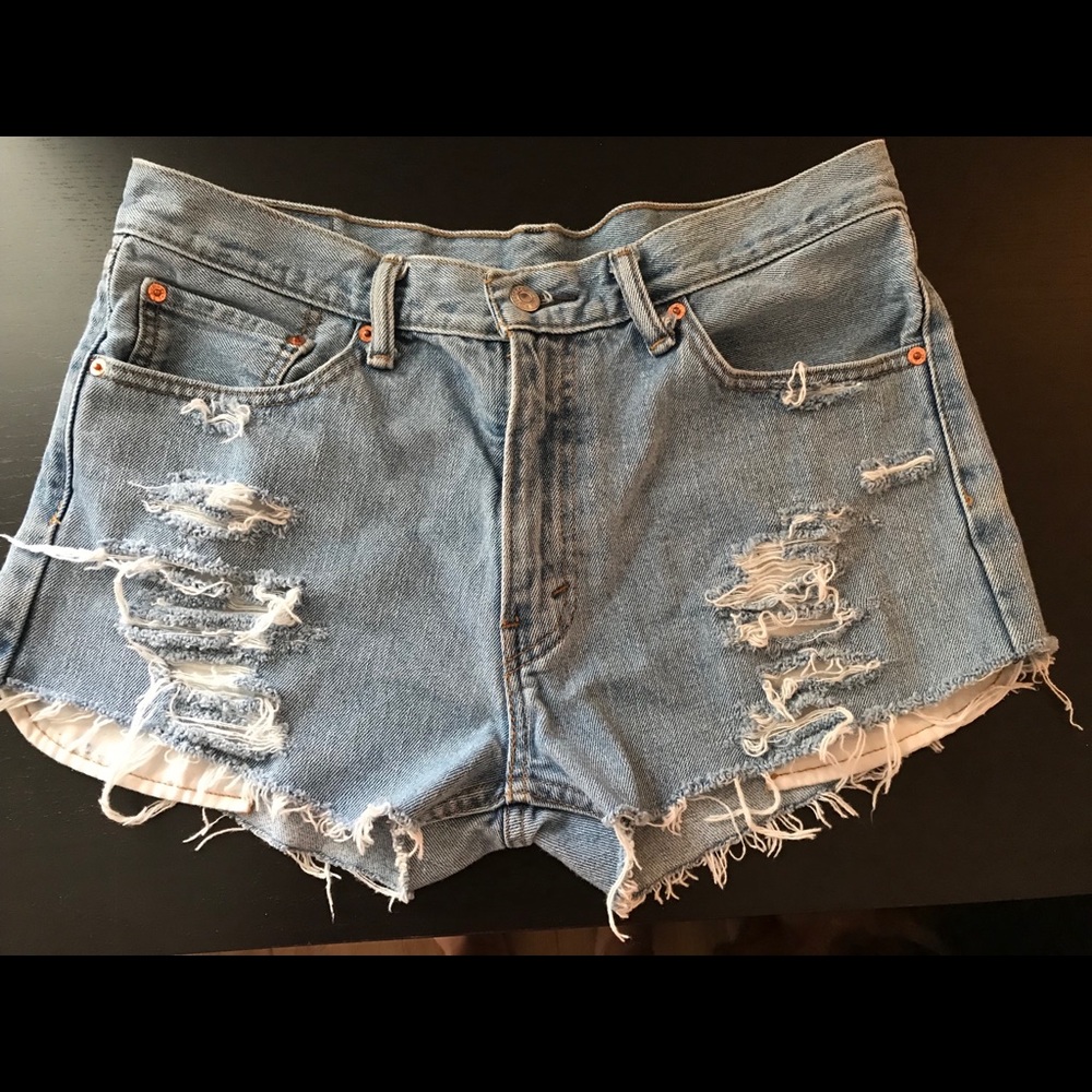 Levi’s 505 cut-off shorts
